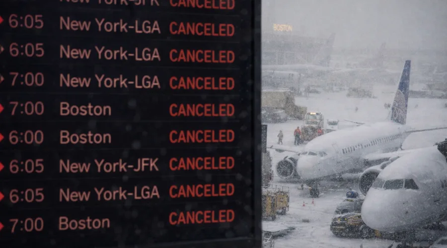 Northeast blizzard flight cancellations
